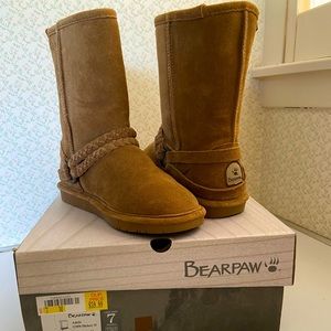 BearPaw Adele boots. Size 7 Excellent condition!